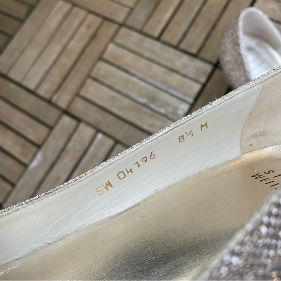 Stuart Weitzman- Pointed-Toe Platinum Poco Metallic Pump Rhinestone Size 8.5 - Picture 5 of 10